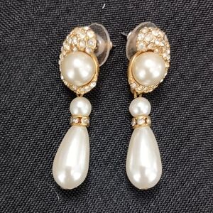 VTG  Gold and Pearl Drop Earrings